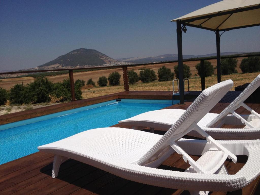 Noach Batavor Villa Kefar Kish Exterior foto